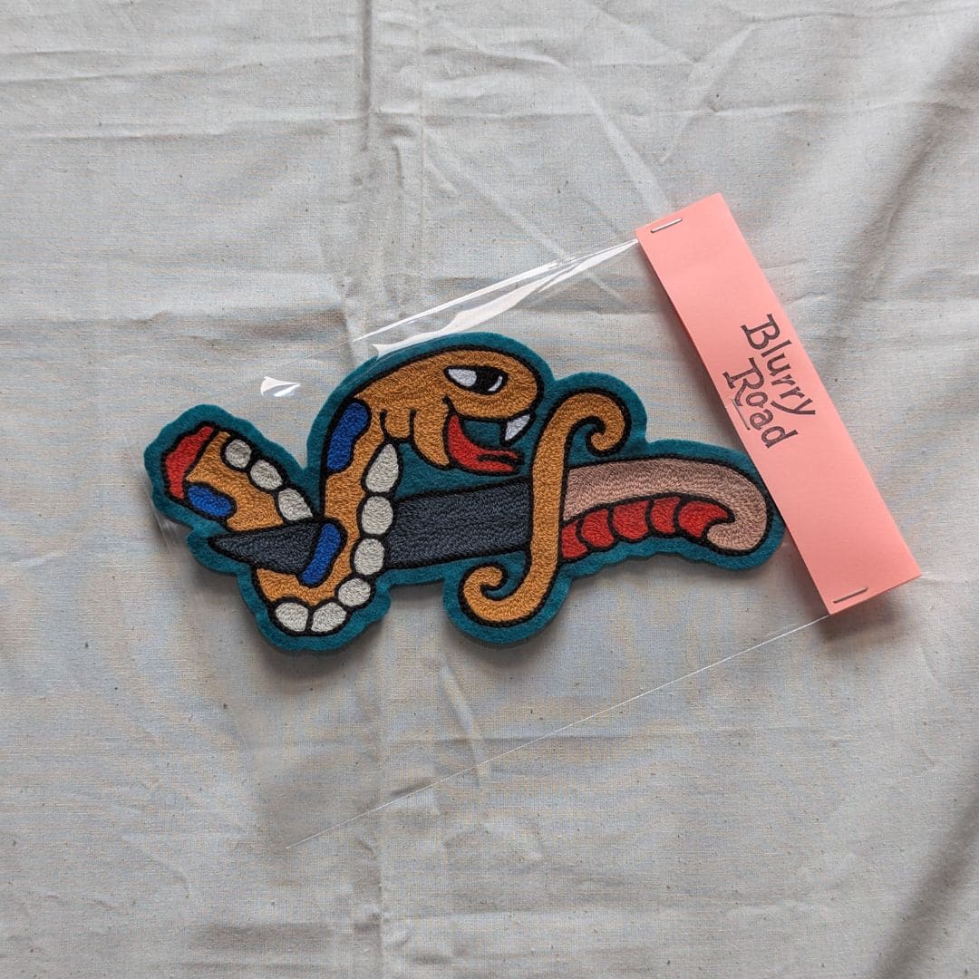 Serpent et dague